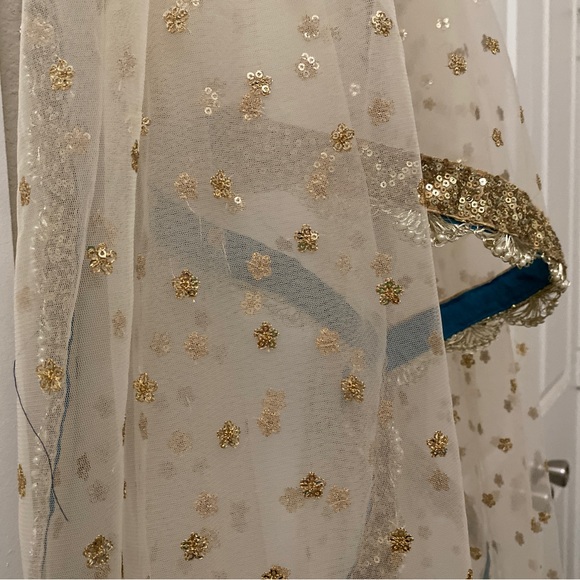 Authentic embroidered imported Indian silk wedding lehenga - Picture 8 of 16